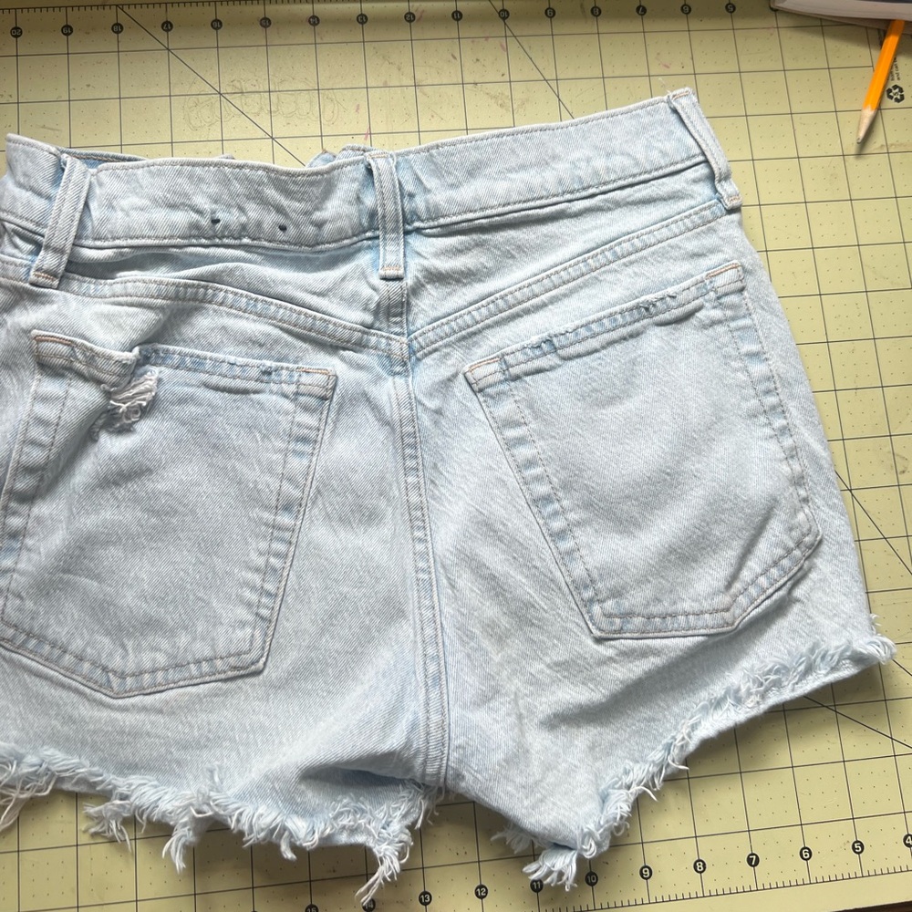 Gap shorts